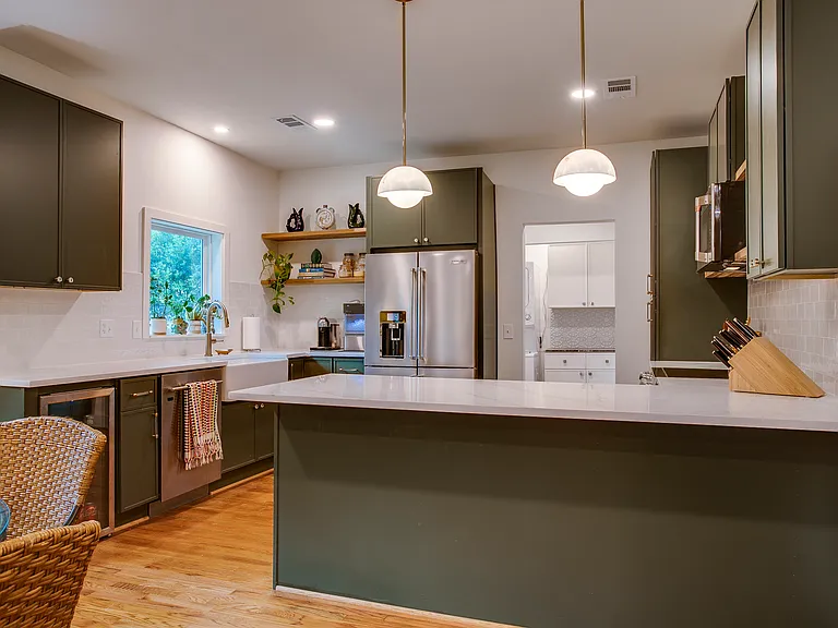 216 N Waverly Dr — Photo 10