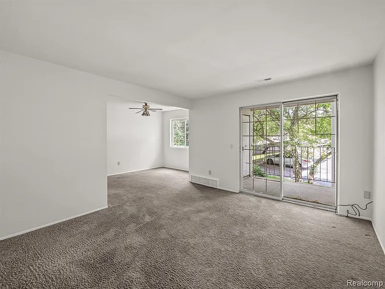 490 Baldwin Ave #5 — Photo 7