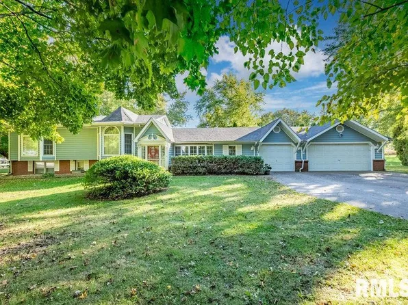 23940 E Autumn Ln, Canton, IL 61520