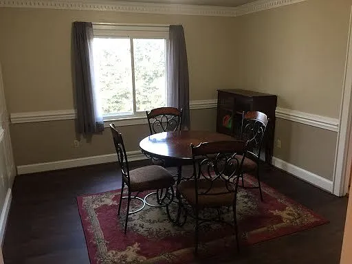 842 Spring Valley Dr — Photo 12