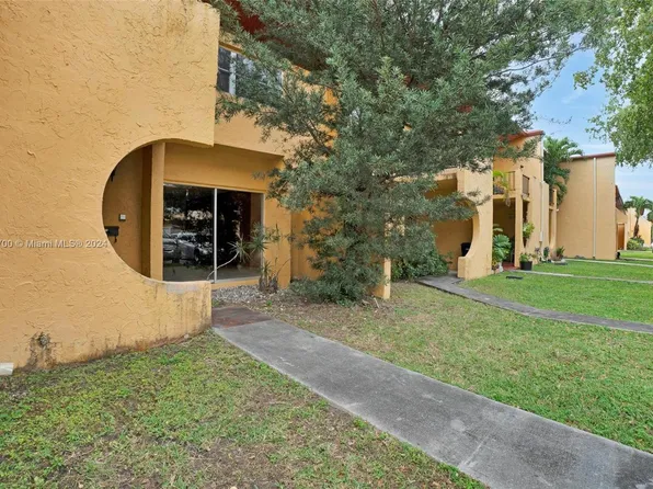 13721 SW 84th St APT C, Miami, FL 33183