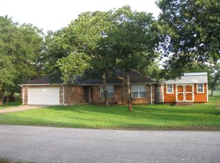 113 Fairway Dr, Hilltop Lakes, TX 77871