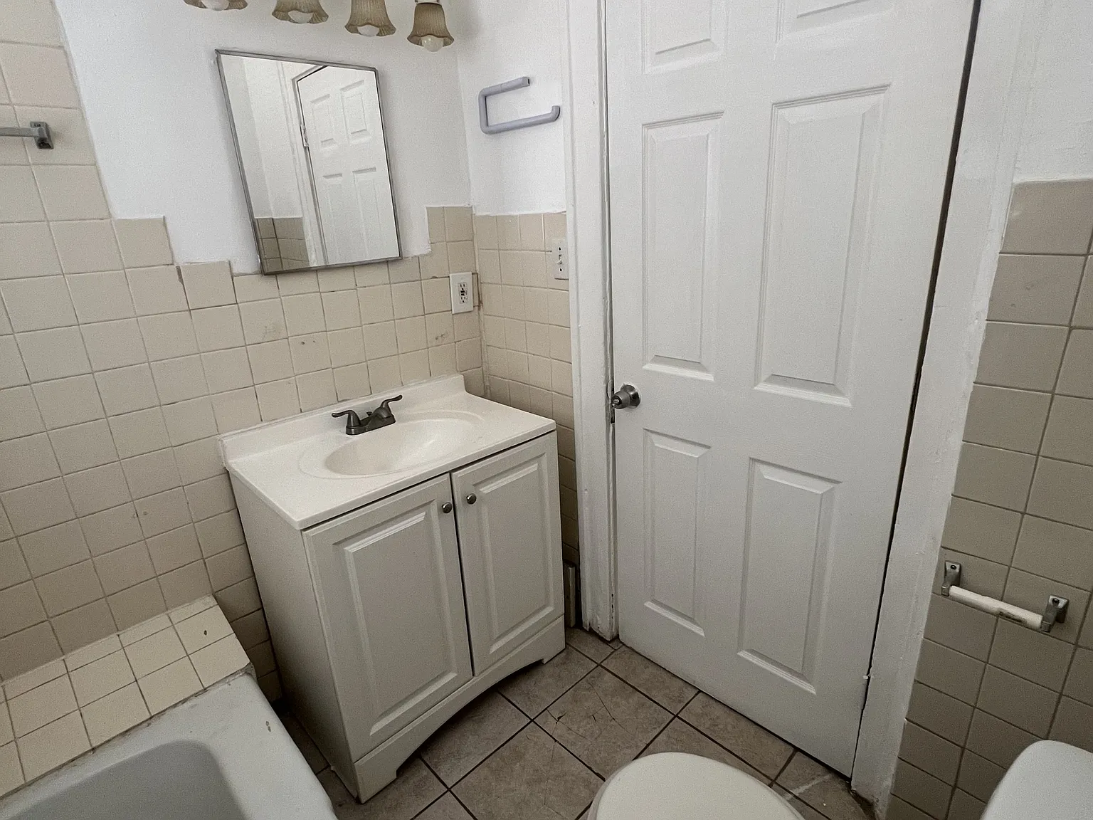5524 Woodland Ave - 1 — Photo 3