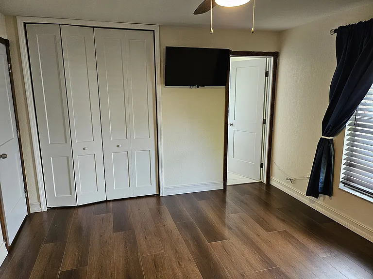 811 Douglas Ave — Photo 11