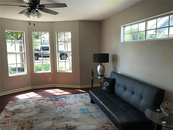 3rd image of 6811 Stonleigh Pl