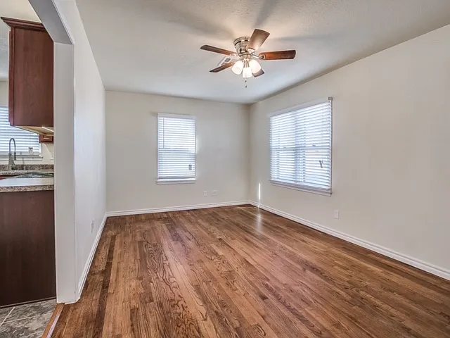 950 Dakota St — Photo 19