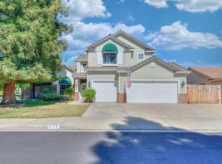 825 McKelvy Ave, Clovis, CA