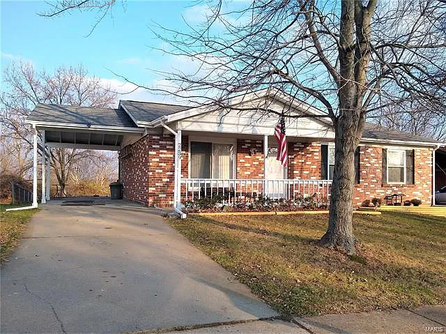 2239 Central Parkway Dr photo 1