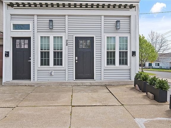 4th image of 28 E Utica St