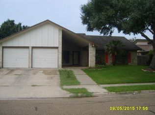 208 Paisano Dr, Victoria, TX 77904