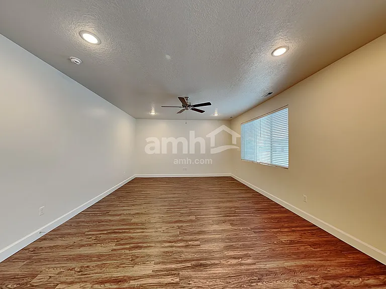301 N Gibbons Ln — Photo 7
