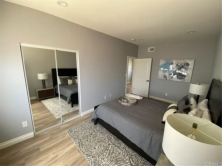 1818 S Harvard Blvd — Photo 5