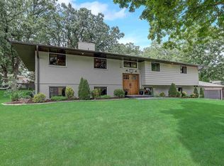 722 William Dr, Sun Prairie, WI 53590