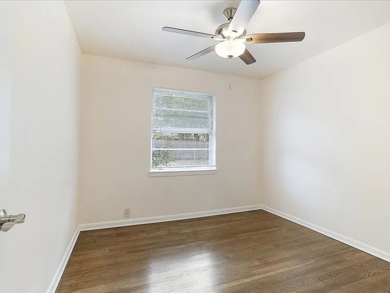 1924 Jones Cir — Photo 16