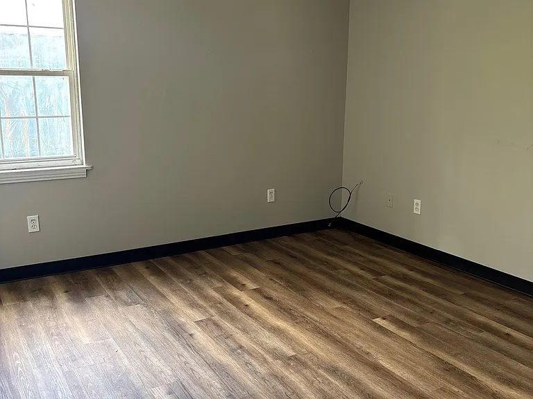 429 N Wilson Ave — Photo 3