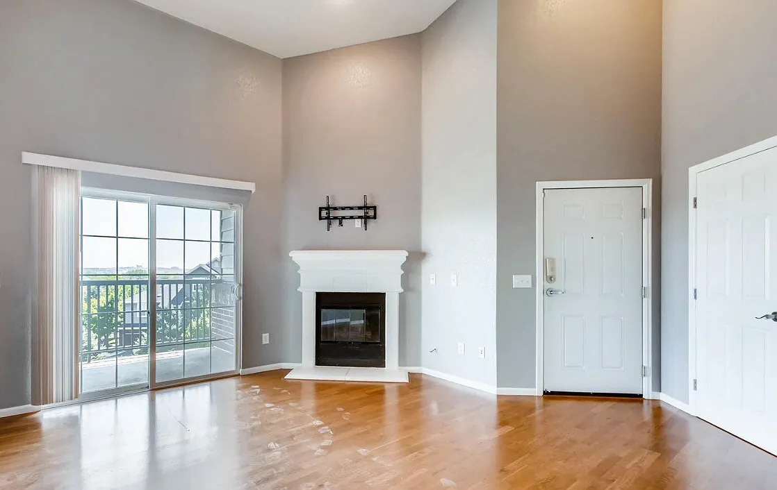 2 bed, 1214 sqft, $2,049 — Photo 3