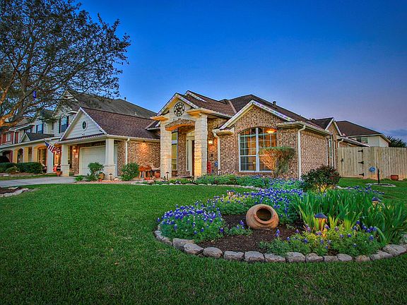 3rd image of 8227 Palmetta Spring Dr