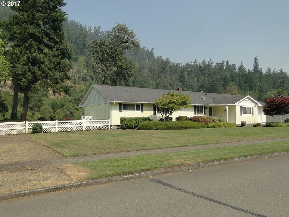 2nd image of 77081 Westridge Ave