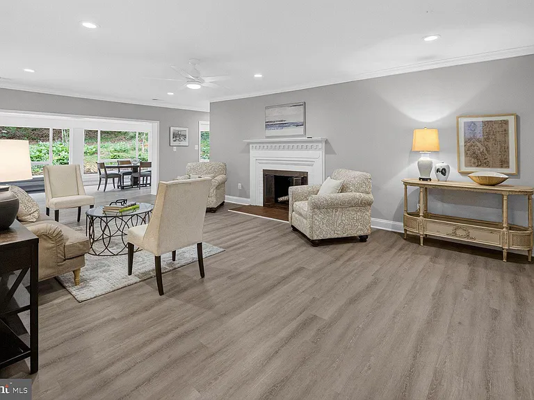3305 W Coquelin Ter — Photo 3