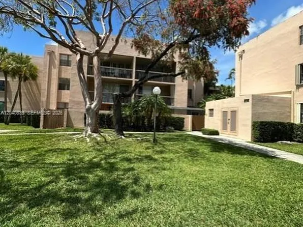 10975 SW 107th St APT 110, Miami, FL 33176