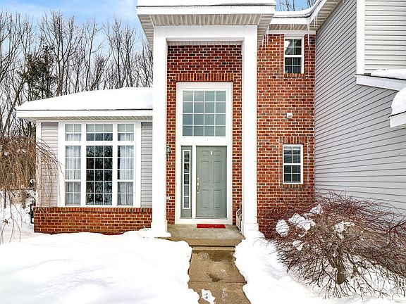 3rd image of 15059 Briarwood St