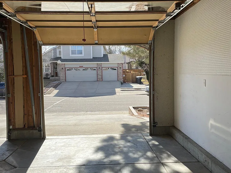 E 16th Ave — Photo 23