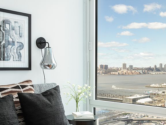 4th image of 606 W 30th St #19G