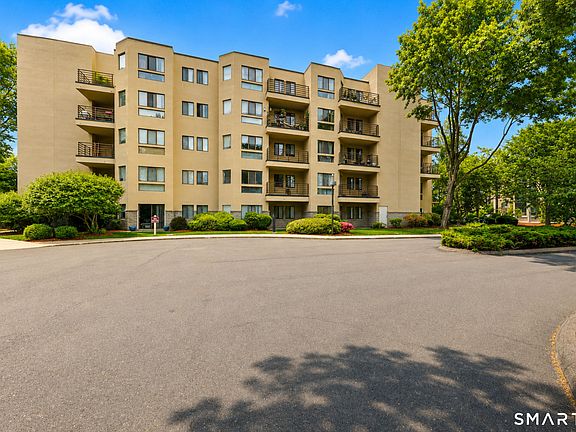 4th image of 1204 Whitney Avenue #406