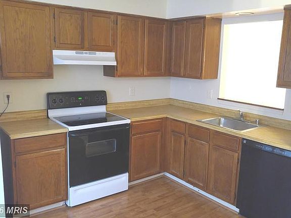 5th image of 3670 Childress Ter