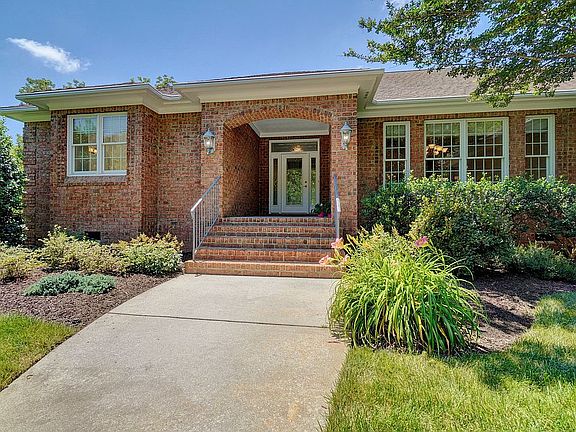 2nd image of 4333 Blackthorne Ct