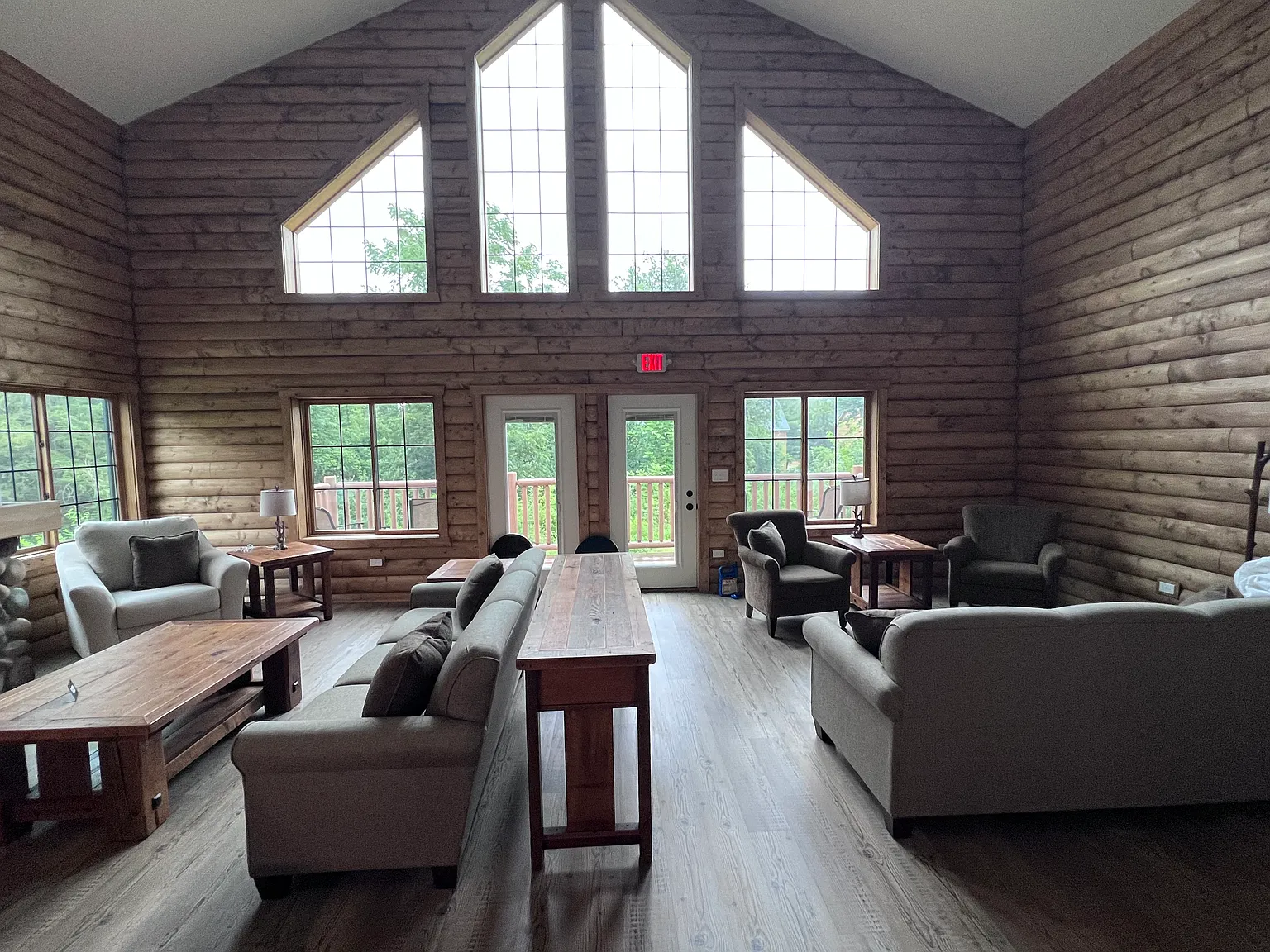 3 bed, 2800 sqft, $4,800 — Photo 2