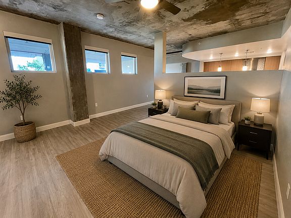 4th image of 550 W Date St #1-701