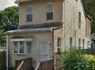 2818 Saunders St, Camden, NJ 08105