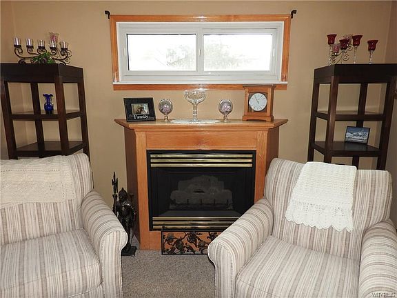 4th image of 106 Parkhurst Blvd