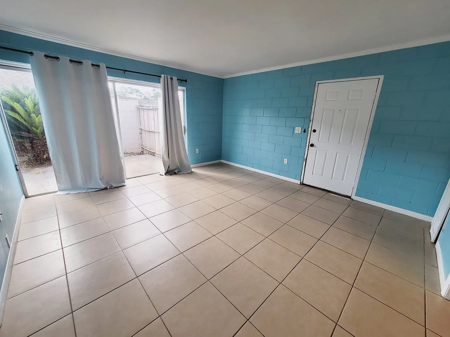 CUTE 1/1 w/ Pool View, Tile Floors, & Walk In Closet! Bike to FSU or TSC! $795/month Avail NOW! — Photo 4