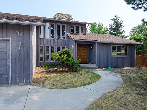3rd image of 132 Fairway Dr