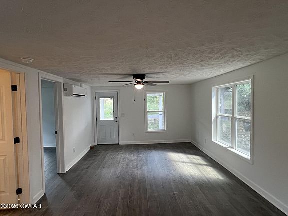 3rd image of 405 Baughn St