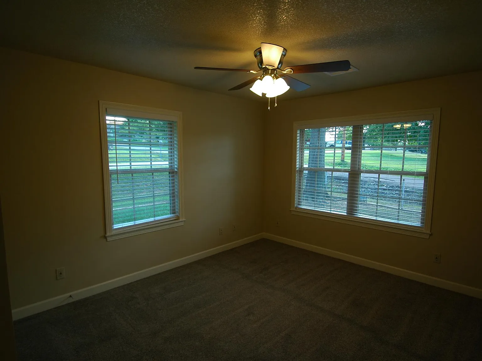 15 S Boyd St — Photo 3
