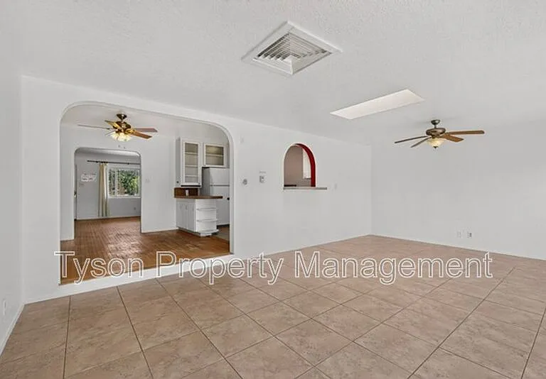 310 Truman St NE — Photo 13