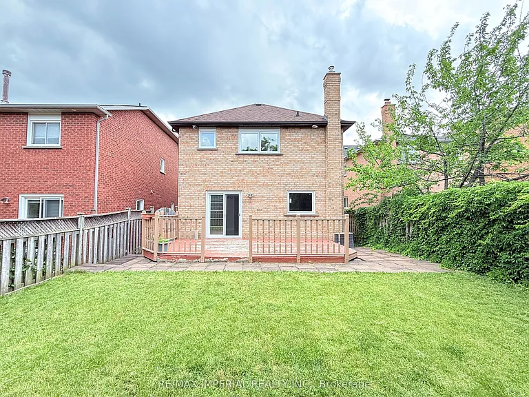 5735 Tayside Cres — Photo 28