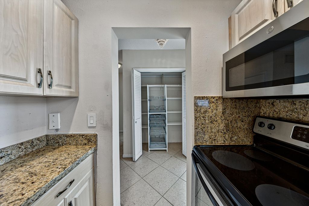 2650 W GOLF Boulevard #165, photo 9