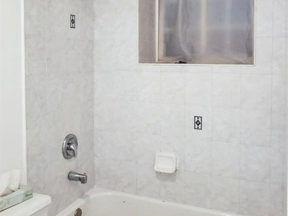 4th image of 10 Noah Ct APT 1