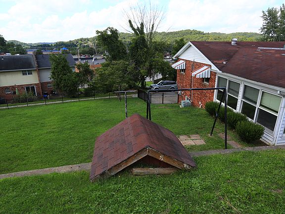 5th image of 5031 Memory Hill Dr