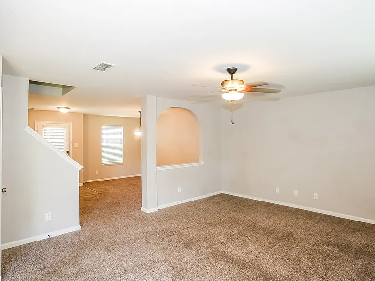8817 Oak Dr NE — Photo 7