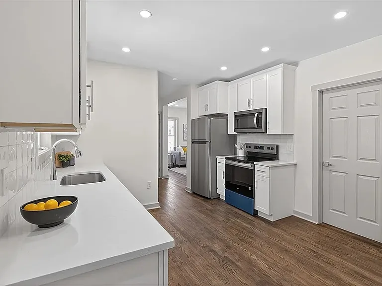 79 Fox St #1 — Photo 2