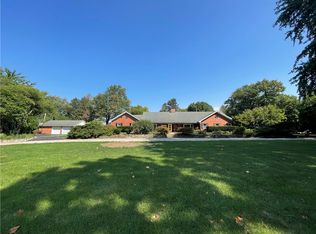 7685 W Country Club Rd, Mattoon, IL 61938