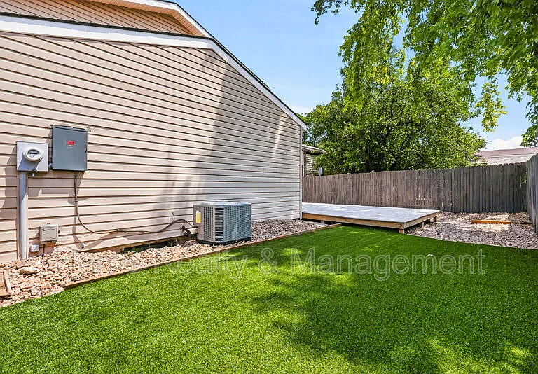 11731 Sherman St — Photo 20