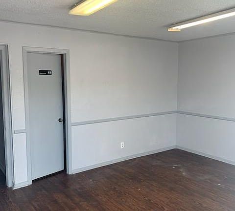 2nd image of 406 W Upshur Ave #406