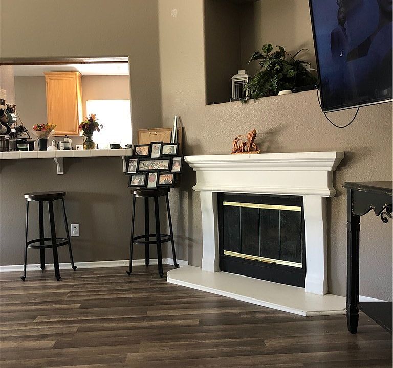 1st image of 1487 Avena Way