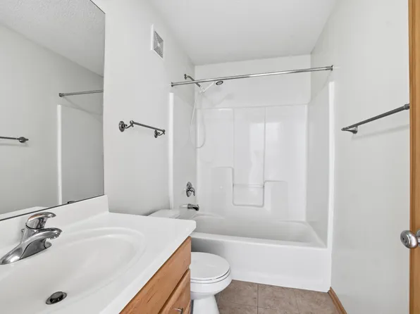 11317 Stratton Ave #100, Eden Prairie, MN 55344